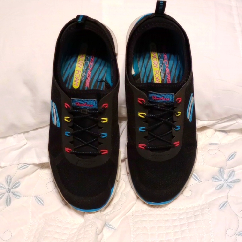 Skechers